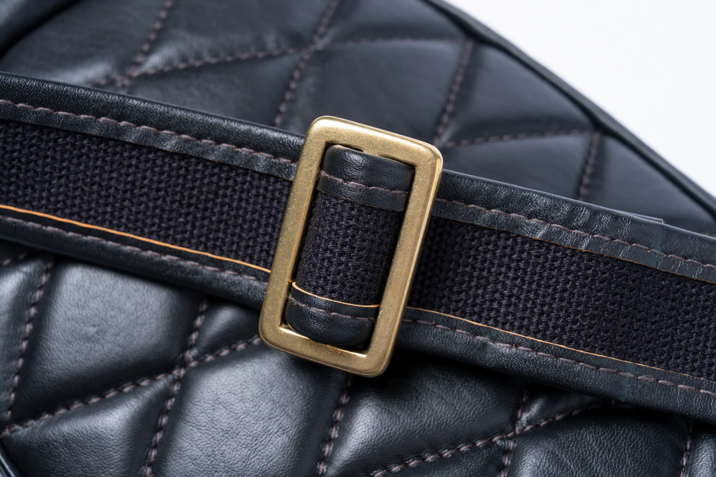 BUCO HORSEHIDE SHOULDER BAG - Image 8