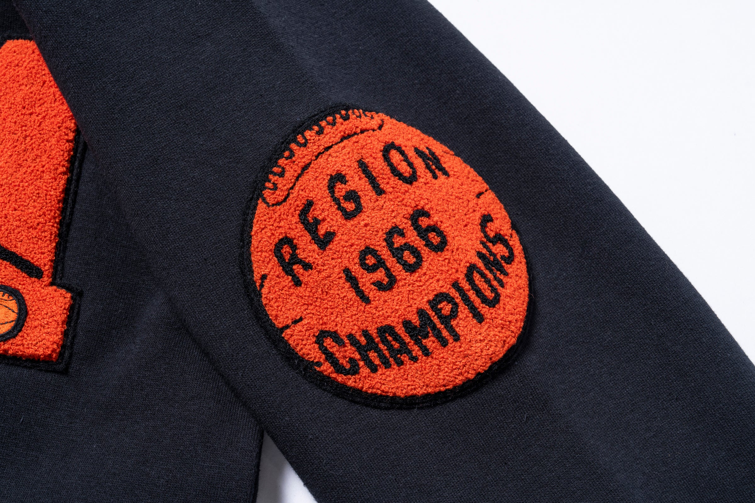 LOOPWHEEL SWEATSHIRT CARDIGAN / BULLDOGS - Image 8