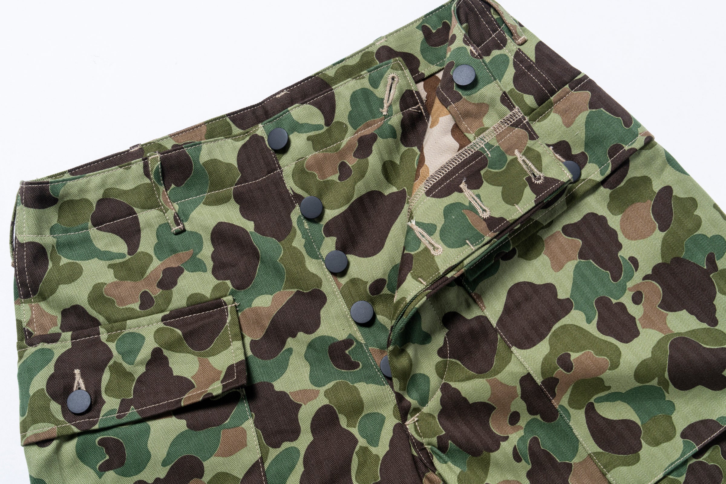 REVERSIBLE FROGSKIN CAMOUFLAGE SHORTS - Image 5