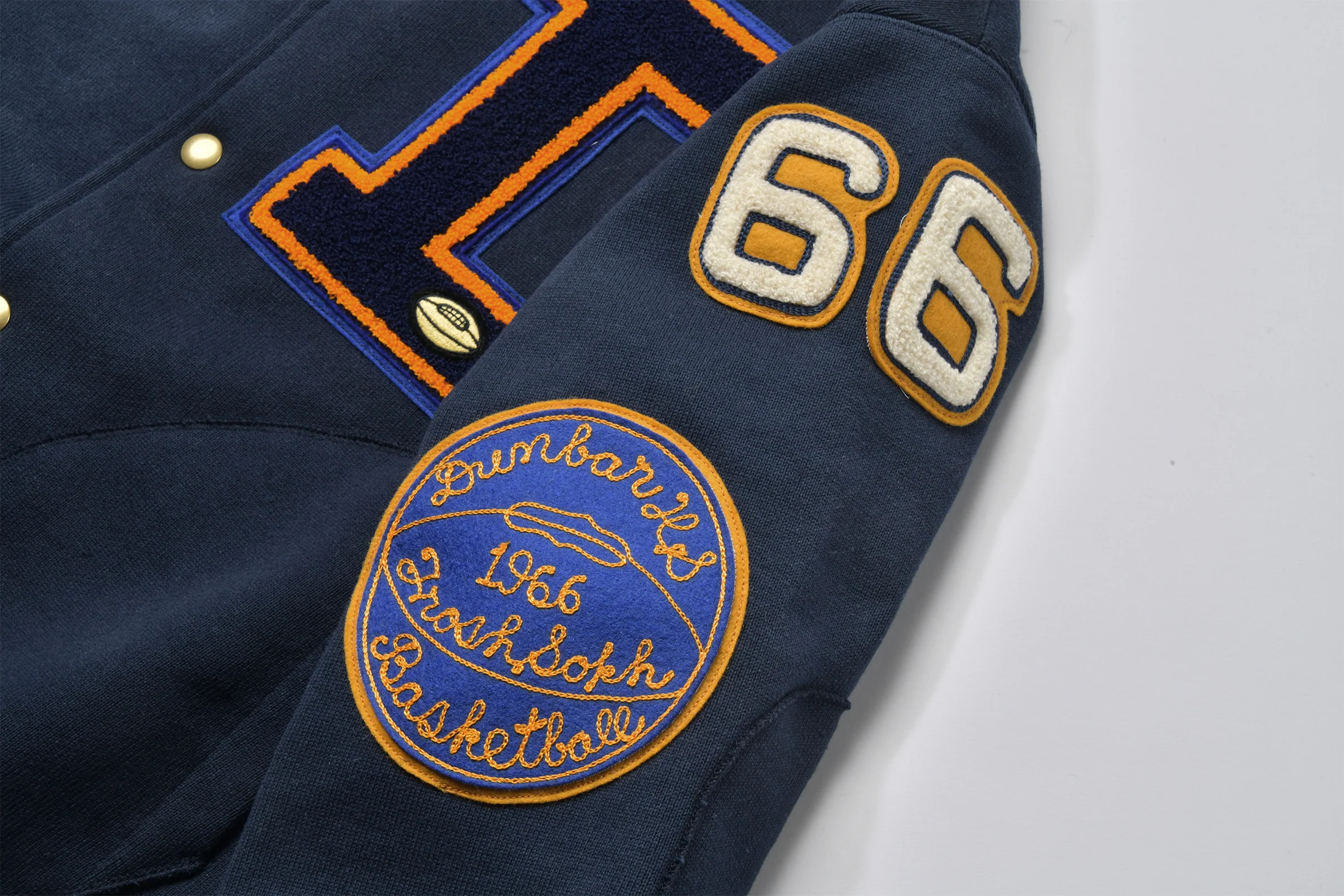 SNAP BUTTON HOODED SWEATSHIRT / DUNBAR - Image 8