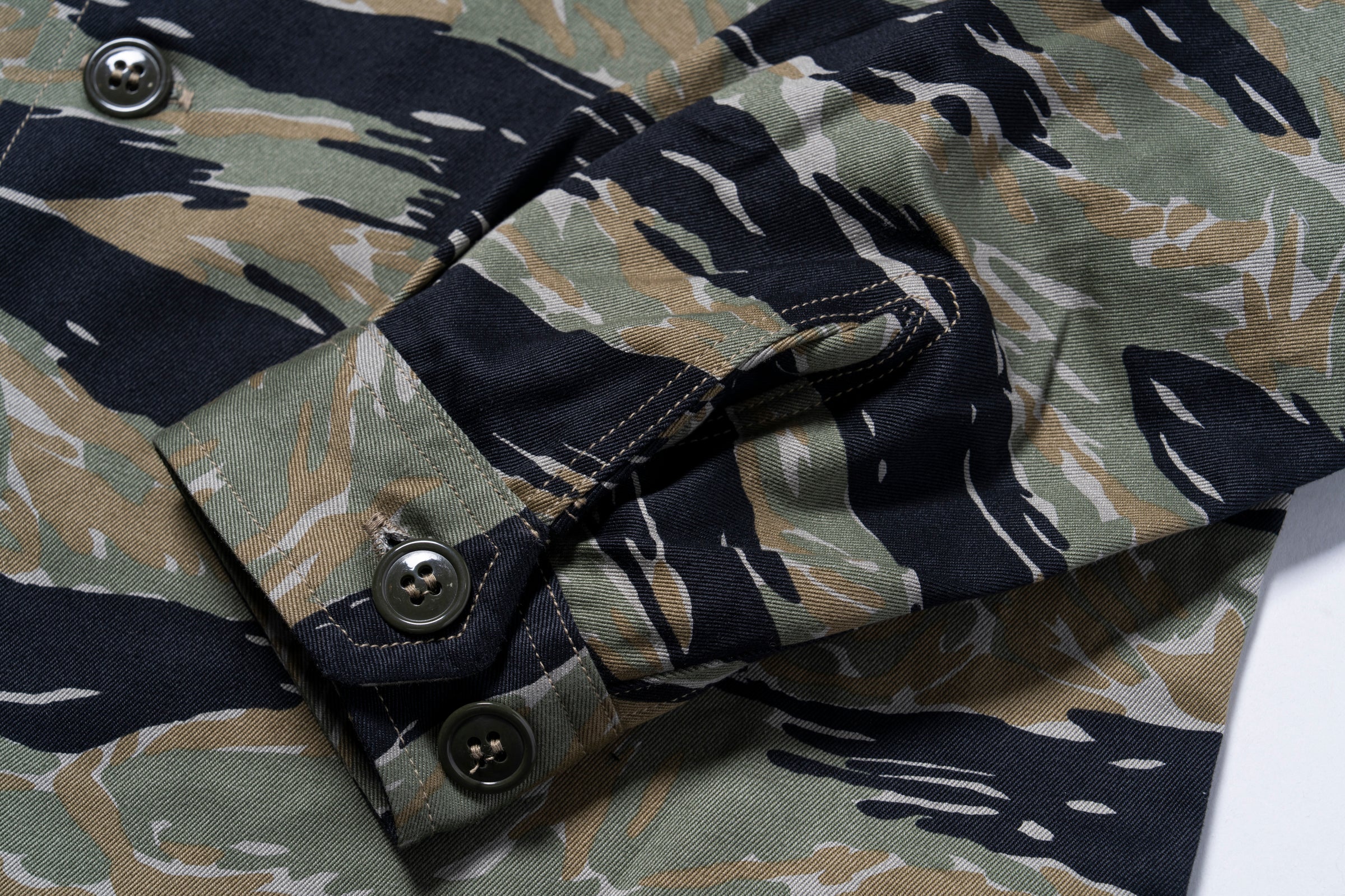 TIGER CAMOUFLAGE SHIRT / TADPOLE - Image 9