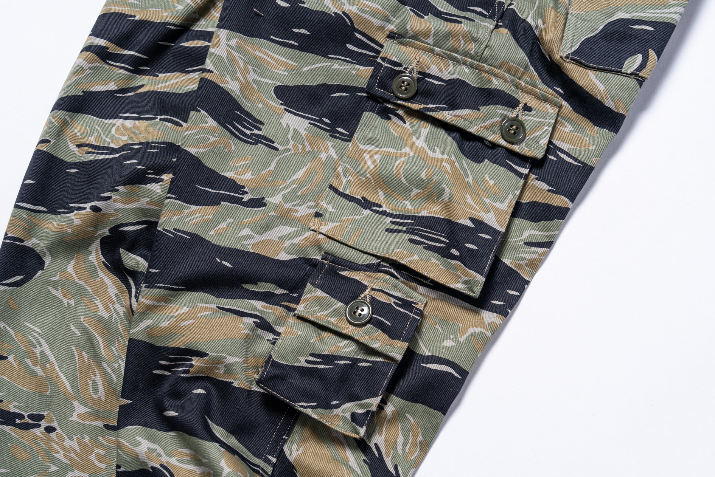 TIGER CAMOUFLAGE TROUSERS / TADPOLE - Image 7