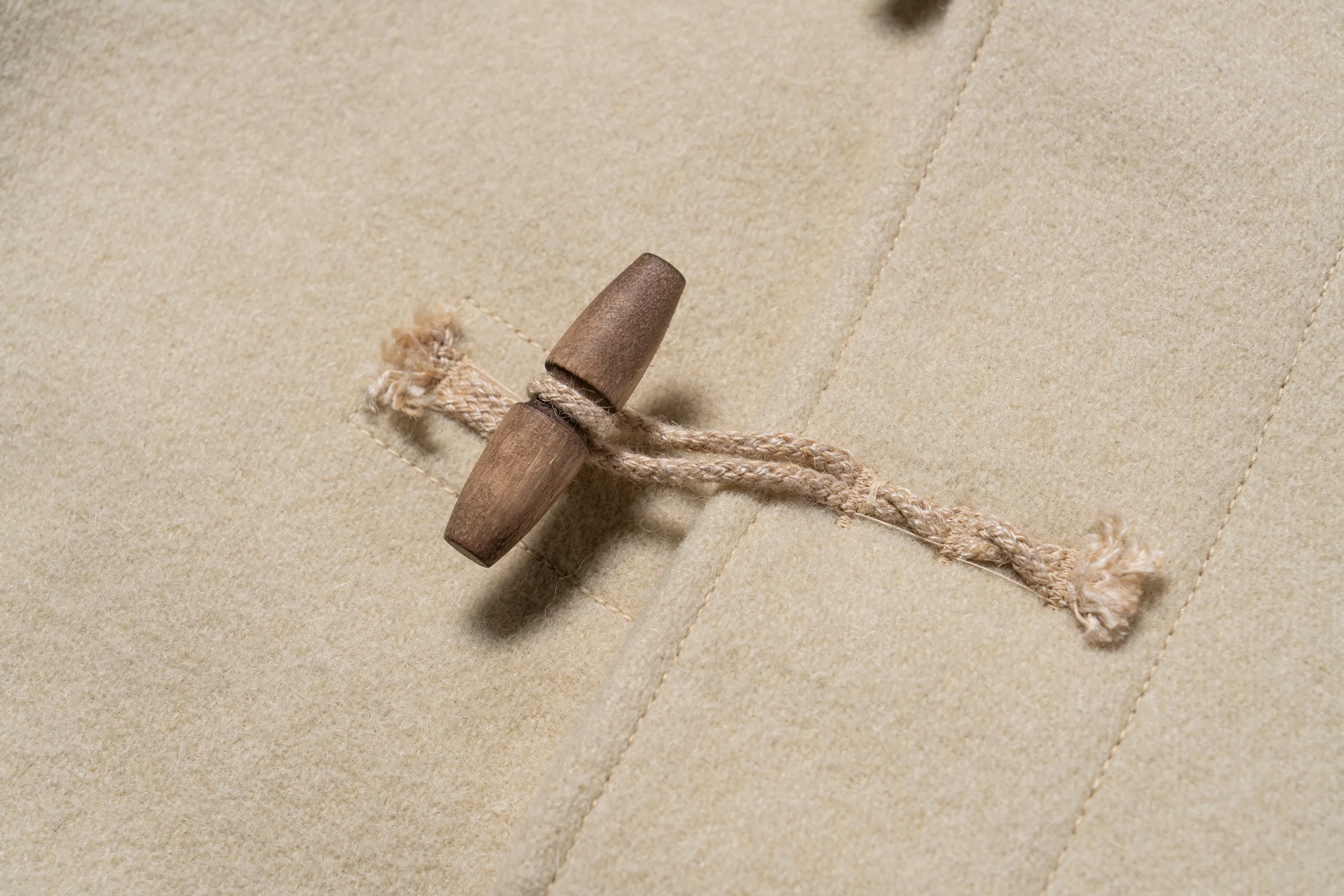 WWII BRITISH FEARNOUGHT DUFFLE COAT, ARP - Image 5